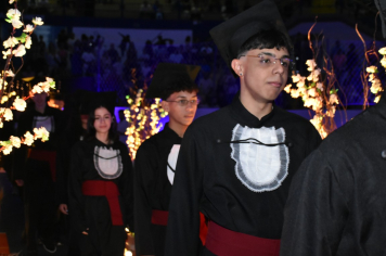 Foto - Formatura de encerramento dos 9º anos do ensino fundamental II e EMEJA dia 13 de dezembro de 2024