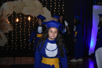 Foto - Formatura de encerramento dos 5º anos do ensino fundamental dia 11 de dezembro de 2024