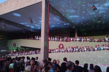 Foto - Cantata de natal da EMEF Francisco Marins em Rubião Júnior