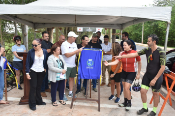 Foto - Prefeitura entrega primeira ciclovia rural as margens da Avenida Odilon Cassetari, que liga a Rodovia Gastão Dal Farra.