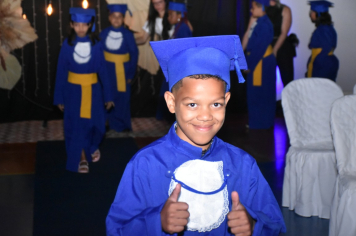 Foto - Formatura de encerramento dos 5º anos do ensino fundamental dia 11 de dezembro de 2024