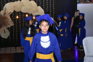 Foto - Formatura de encerramento dos 5º anos do ensino fundamental dia 11 de dezembro de 2024
