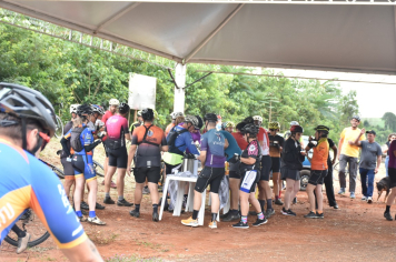 Foto - Prefeitura entrega primeira ciclovia rural as margens da Avenida Odilon Cassetari, que liga a Rodovia Gastão Dal Farra.