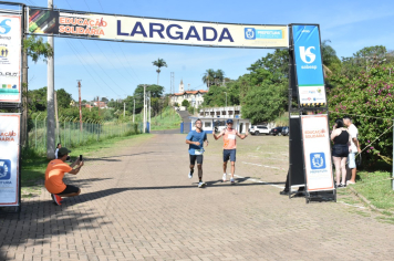 Foto - Secretaria de Educação promoveu 6ª Corrida e Caminhada Educação Solidária