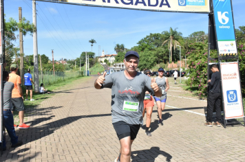 Foto - Secretaria de Educação promoveu 6ª Corrida e Caminhada Educação Solidária