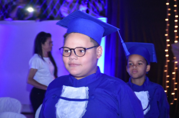 Foto - Formatura de encerramento dos 5º anos do ensino fundamental dia 11 de dezembro de 2024