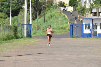 Foto - Secretaria de Educação promoveu 6ª Corrida e Caminhada Educação Solidária