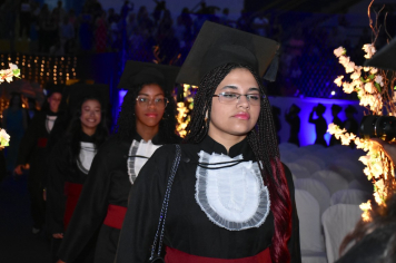 Foto - Formatura de encerramento dos 9º anos do ensino fundamental II e EMEJA dia 13 de dezembro de 2024