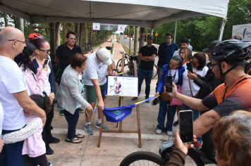 Foto - Prefeitura entrega primeira ciclovia rural as margens da Avenida Odilon Cassetari, que liga a Rodovia Gastão Dal Farra.
