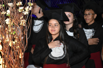 Foto - Formatura de encerramento dos 9º anos do ensino fundamental II e EMEJA dia 13 de dezembro de 2024