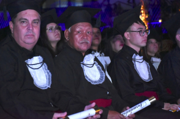 Foto - Formatura de encerramento dos 9º anos do ensino fundamental II e EMEJA dia 13 de dezembro de 2024