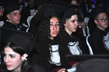 Foto - Formatura de encerramento dos 9º anos do ensino fundamental II e EMEJA dia 13 de dezembro de 2024