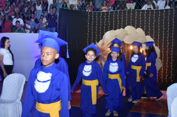 Foto - Formatura de encerramento dos 5º anos do ensino fundamental dia 11 de dezembro de 2024