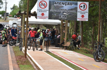 Foto - Prefeitura entrega primeira ciclovia rural as margens da Avenida Odilon Cassetari, que liga a Rodovia Gastão Dal Farra.