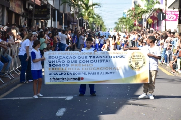 Foto - Aniversário de Botucatu - Ato Cívico e Desfile