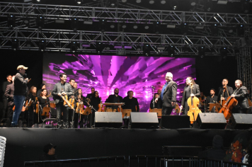 Foto - Botucatu 170 anos - Show Paulo Miklos + Orquestra Sinfônica Municipal de Botucatu + Orquestra Sinfônica Lyra Mojimiriana + Maestro Carlos Lima*