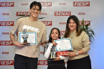 Foto - Premiação - Olimpíada Literária e Olimpíada de Matemática