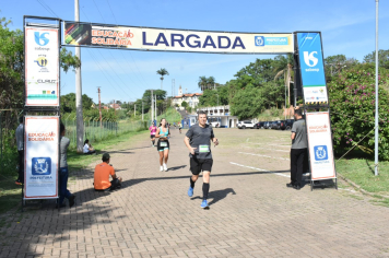 Foto - Secretaria de Educação promoveu 6ª Corrida e Caminhada Educação Solidária