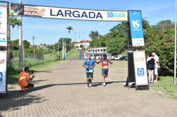 Foto - Secretaria de Educação promoveu 6ª Corrida e Caminhada Educação Solidária