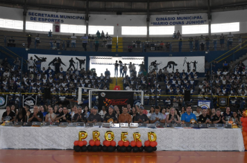 Foto - Proerd 2024 realiza Formatura de alunos da Rede de Ensino de Botucatu