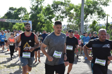 Foto - Secretaria de Educação promoveu 6ª Corrida e Caminhada Educação Solidária