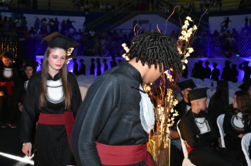 Foto - Formatura de encerramento dos 9º anos do ensino fundamental II e EMEJA dia 13 de dezembro de 2024