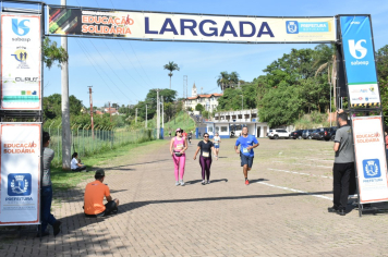 Foto - Secretaria de Educação promoveu 6ª Corrida e Caminhada Educação Solidária