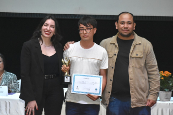 Foto - Premiação da Olimpíada Literária da Língua Portuguesa e da 1ª Olimpíada de Matemática