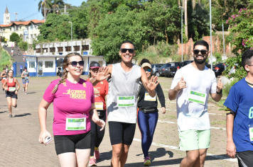 Foto - Secretaria de Educação promoveu 6ª Corrida e Caminhada Educação Solidária