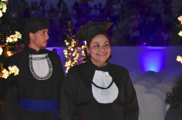 Foto - Formatura de encerramento dos 9º anos do ensino fundamental II e EMEJA dia 13 de dezembro de 2024