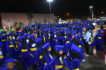 Foto - Formatura de encerramento dos 5º anos do ensino fundamental dia 12 de dezembro de 2024