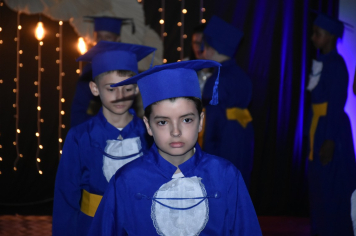 Foto - Formatura de encerramento dos 5º anos do ensino fundamental dia 11 de dezembro de 2024