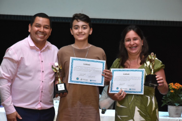 Foto - Premiação da Olimpíada Literária da Língua Portuguesa e da 1ª Olimpíada de Matemática