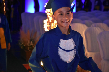 Foto - Formatura de encerramento dos 5º anos do ensino fundamental dia 12 de dezembro de 2024