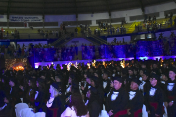 Foto - Formatura de encerramento dos 9º anos do ensino fundamental II e EMEJA dia 13 de dezembro de 2024