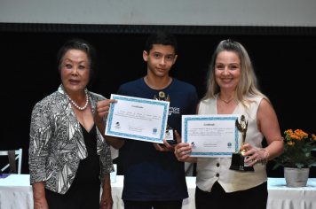 Foto - Premiação da Olimpíada Literária da Língua Portuguesa e da 1ª Olimpíada de Matemática
