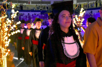 Foto - Formatura de encerramento dos 9º anos do ensino fundamental II e EMEJA dia 13 de dezembro de 2024