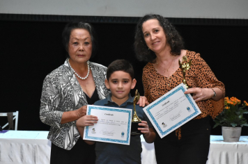 Foto - Premiação da Olimpíada Literária da Língua Portuguesa e da 1ª Olimpíada de Matemática