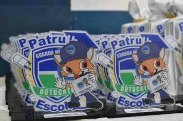 Foto - Patrulha da Paz realiza formatura e premia os destaques de 2024