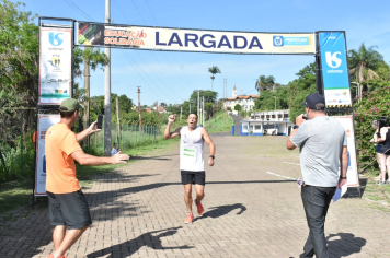 Foto - Secretaria de Educação promoveu 6ª Corrida e Caminhada Educação Solidária