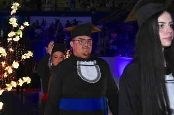 Foto - Formatura de encerramento dos 9º anos do ensino fundamental II e EMEJA dia 13 de dezembro de 2024