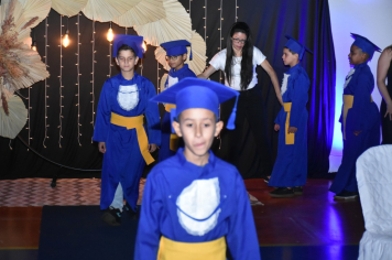 Foto - Formatura de encerramento dos 5º anos do ensino fundamental dia 11 de dezembro de 2024
