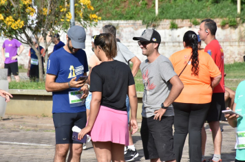 Foto - Secretaria de Educação promoveu 6ª Corrida e Caminhada Educação Solidária