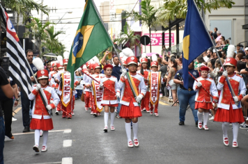 DESFILE CÍVIC...