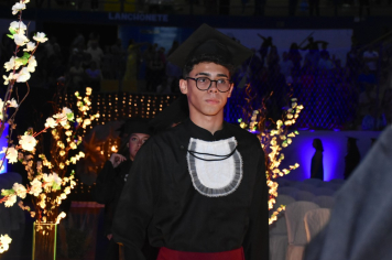 Foto - Formatura de encerramento dos 9º anos do ensino fundamental II e EMEJA dia 13 de dezembro de 2024