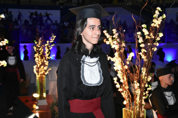 Foto - Formatura de encerramento dos 9º anos do ensino fundamental II e EMEJA dia 13 de dezembro de 2024