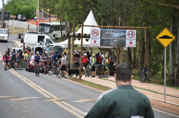 Foto - Prefeitura entrega primeira ciclovia rural as margens da Avenida Odilon Cassetari, que liga a Rodovia Gastão Dal Farra.
