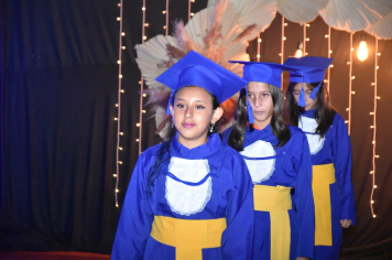 Foto - Formatura de encerramento dos 5º anos do ensino fundamental dia 11 de dezembro de 2024