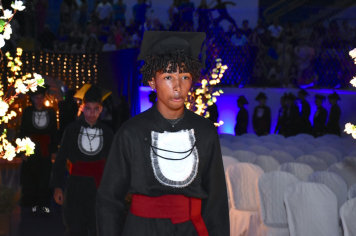 Foto - Formatura de encerramento dos 9º anos do ensino fundamental II e EMEJA dia 13 de dezembro de 2024