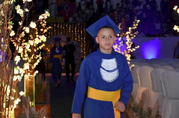 Foto - Formatura de encerramento dos 5º anos do ensino fundamental dia 12 de dezembro de 2024